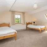 4 Bedroom House By Travel Lets Homes With Beautiful Ocean View