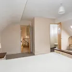 Dom wakacyjny 4 Bedroom House By Travel Lets Homes With Beautiful Ocean View *