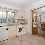 4 Bedroom House By Travel Lets Homes With Beautiful Ocean View בית נופש *