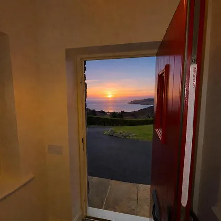 بيت للعطل 4 Bedroom House By Travel Lets Homes With Beautiful Ocean View