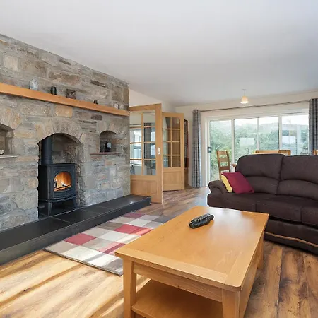 4 Bedroom House By Travel Lets Homes With Beautiful Ocean View داونيغس