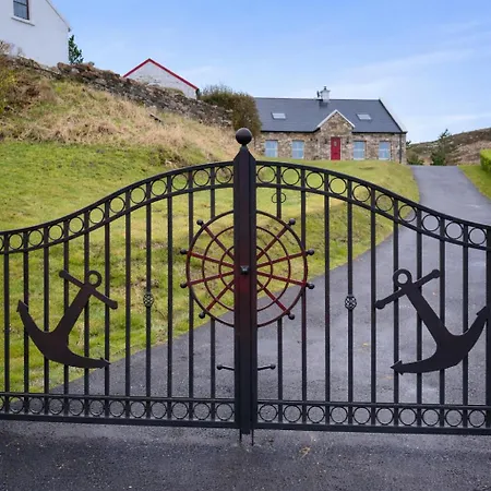 4 Bedroom House By Travel Lets Homes With Beautiful Ocean View