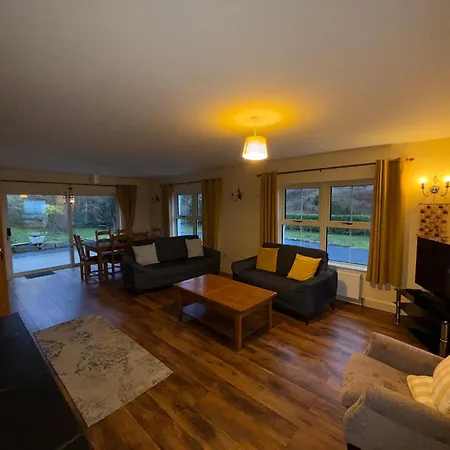 Dom wakacyjny 4 Bedroom House By Travel Lets Homes With Beautiful Ocean View